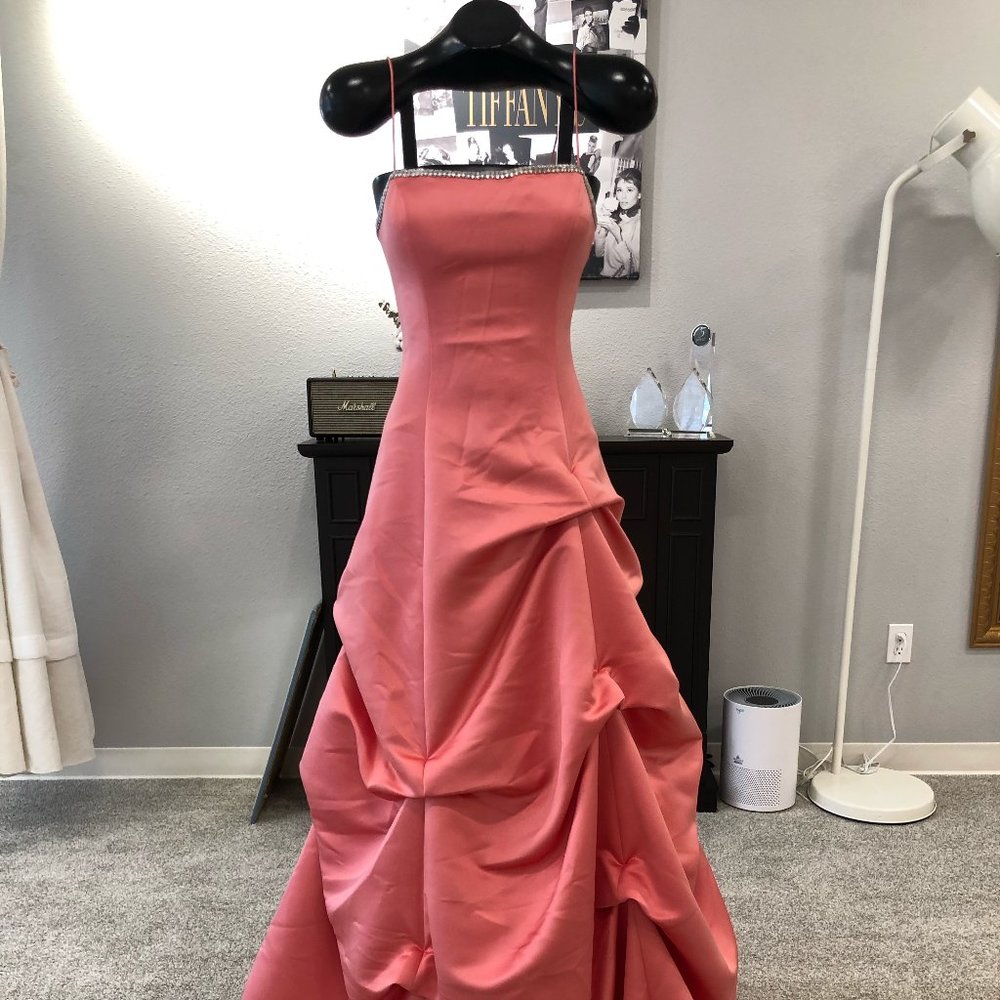 New Party Dress, Spaghetti Straps, Crystal edge neckline, tiered skirt; size10